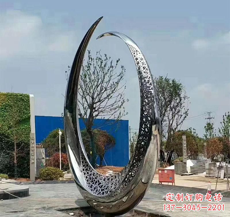 赣州不锈钢圆环雕塑将艺术与实用结合