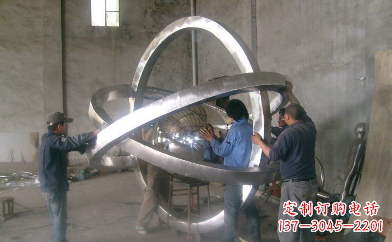 赣州不锈钢圆环雕塑——艺术之美