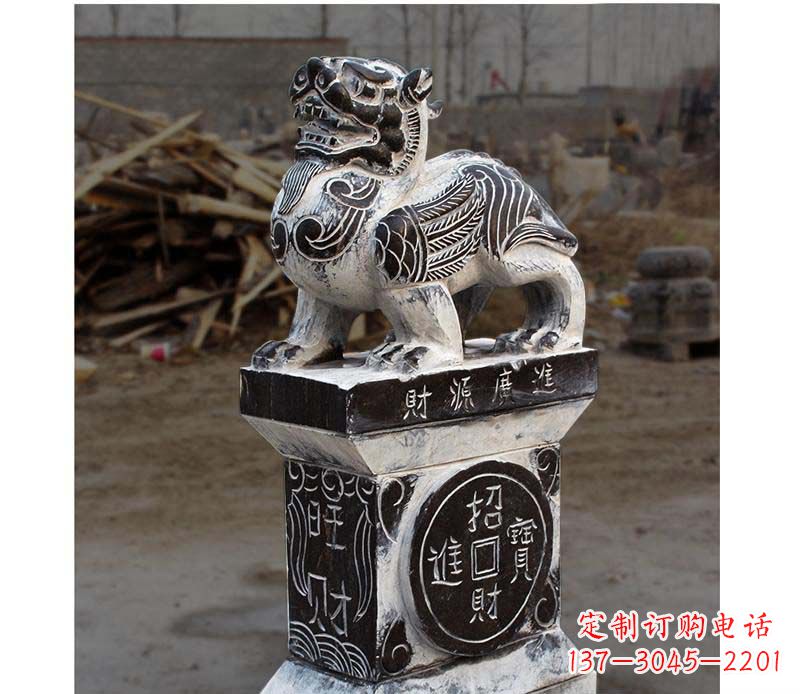 赣州门墩雕塑财源广进的象征
