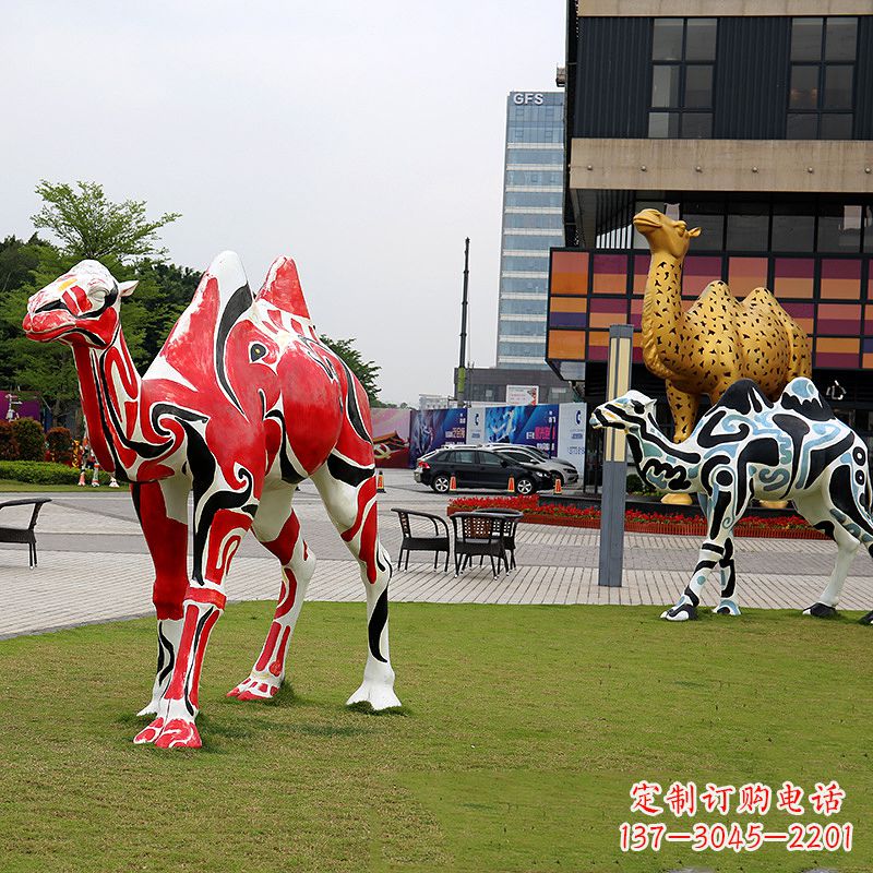 赣州彩绘骆驼不锈钢雕塑城市园林的精美装饰