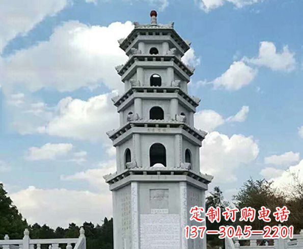赣州神秘的宝塔雕塑