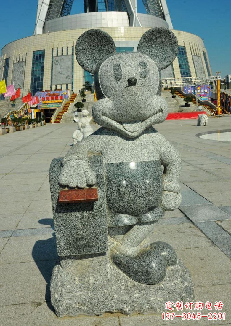 赣州公园景区卡通米老鼠石雕