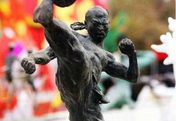 赣州足球雕塑：展现无限自由