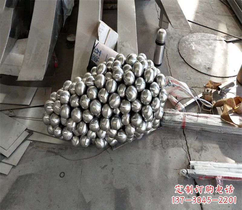 赣州西洋风情摩登不锈钢葡萄雕塑