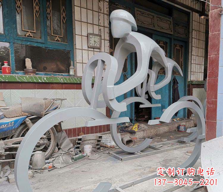 赣州户外不锈钢骑自行车人物雕塑