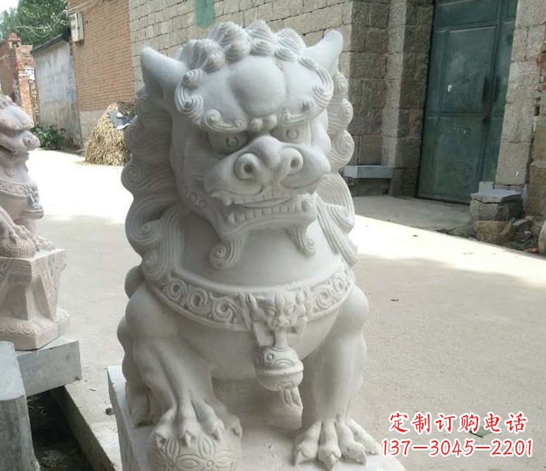 赣州景区南方石狮子石雕