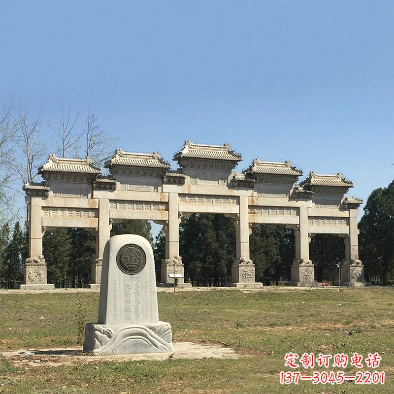 赣州景区三间四柱石雕牌坊