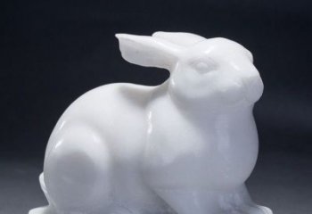 赣州精致汉白玉兔子雕塑