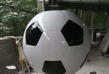 赣州不锈钢足球雕塑提供优质的装饰效果