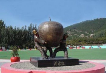 赣州苹果融入两岁小孩的生活——公园铜雕