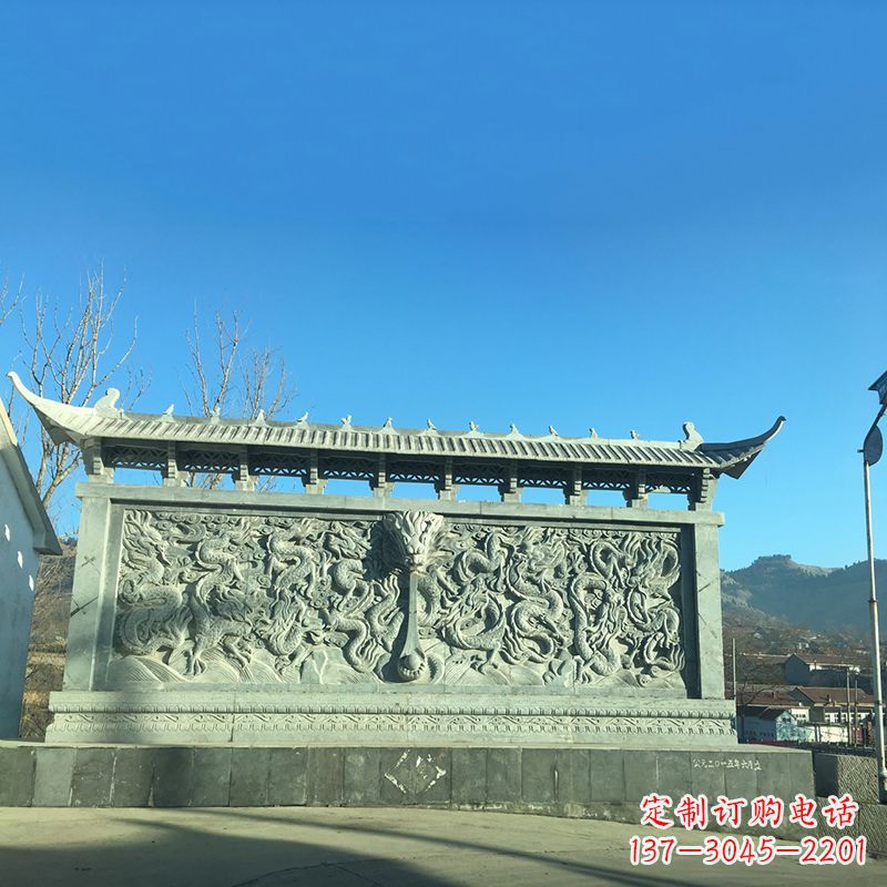 赣州青石九龙壁，精美雕塑饰衬城市广场