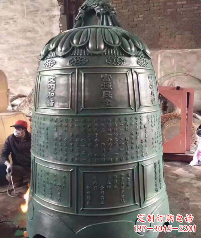 赣州青铜钟雕塑