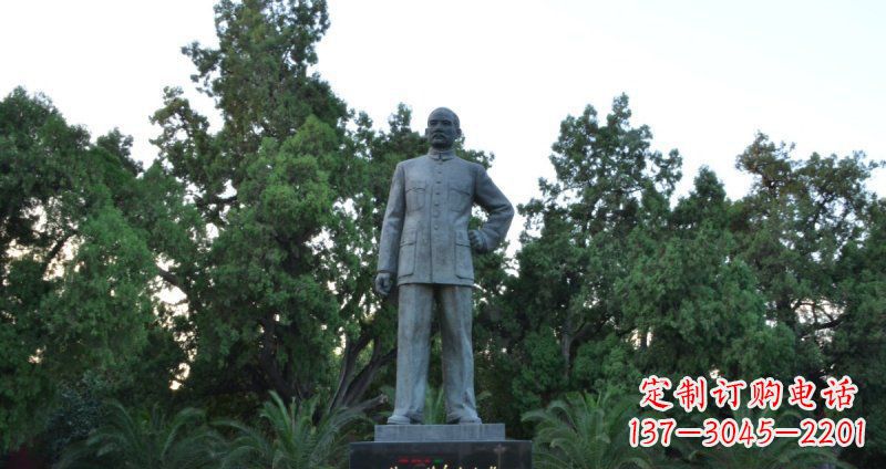 赣州孙近代名人铜雕_1