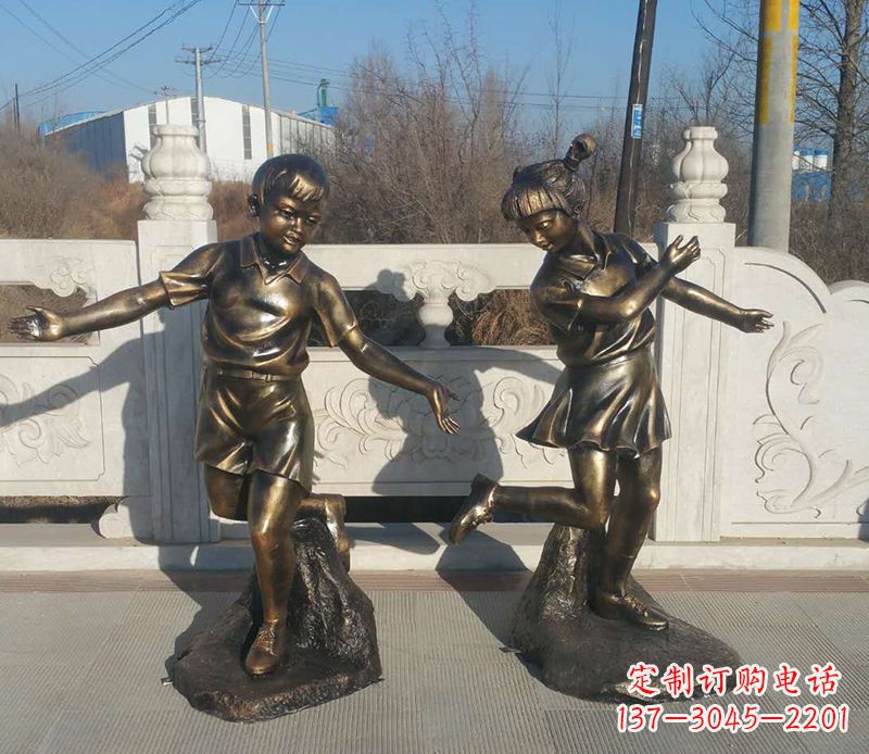 赣州踢毽子的儿童铜雕