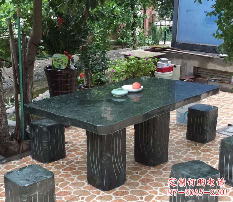 赣州庭院长方形石桌凳雕塑
