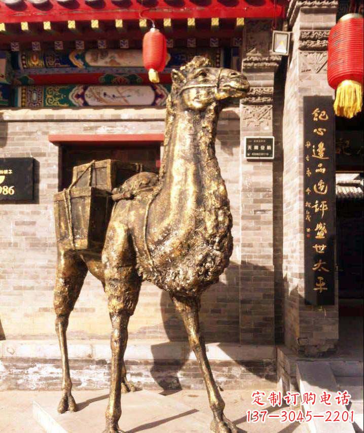 赣州驮行李的骆驼动物铜雕