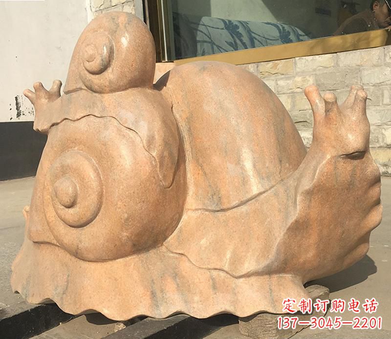 赣州晚霞红大型蜗牛母子雕塑