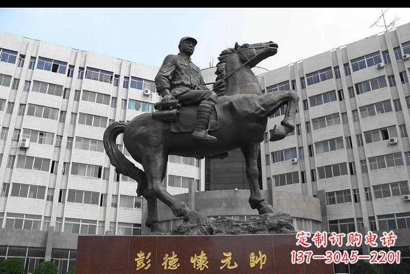赣州伟人彭德怀元帅铜雕