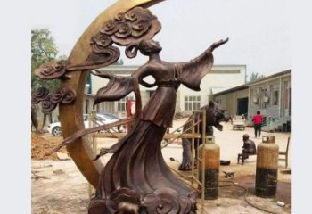 赣州中领雕塑：精美嫦娥月亮铜雕