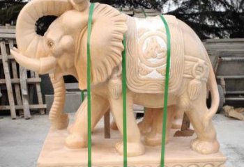 赣州中领雕塑石雕大象招财是一件由中领雕塑定制…