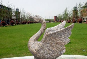 赣州优雅迷人的天鹅雕塑