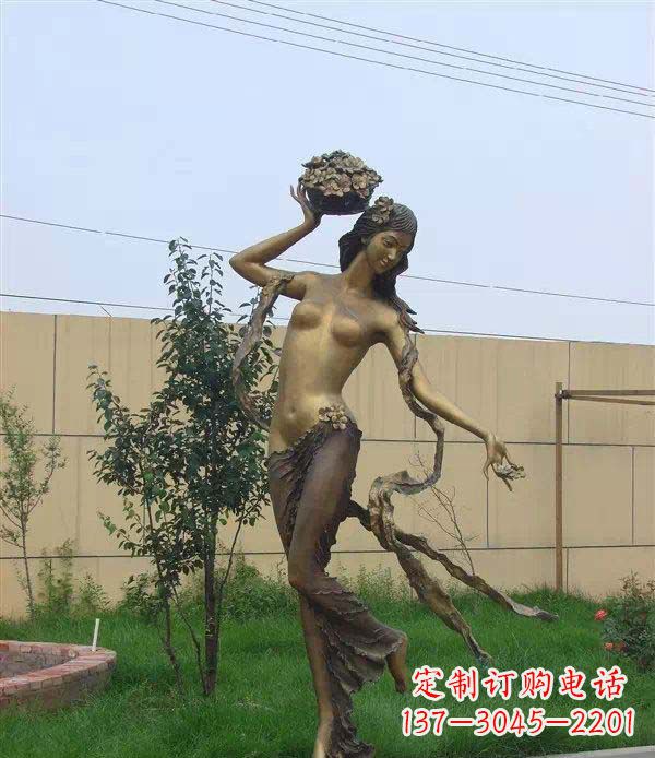 赣州西方美女公园人物铜雕