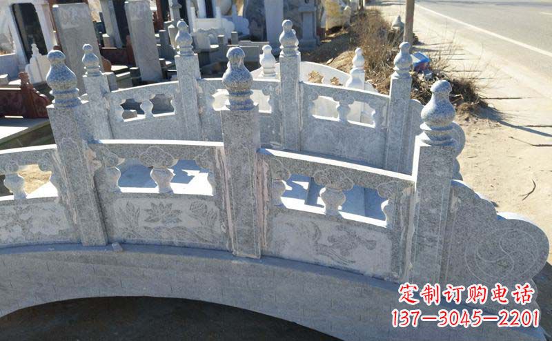 赣州小区公园大理石拱桥
