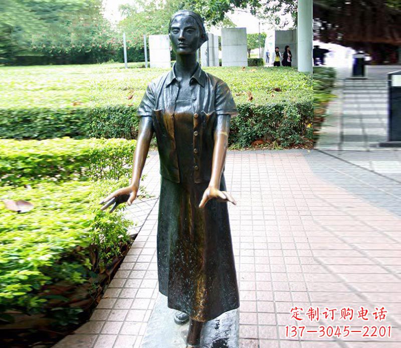 赣州走路的盲人女孩铜雕