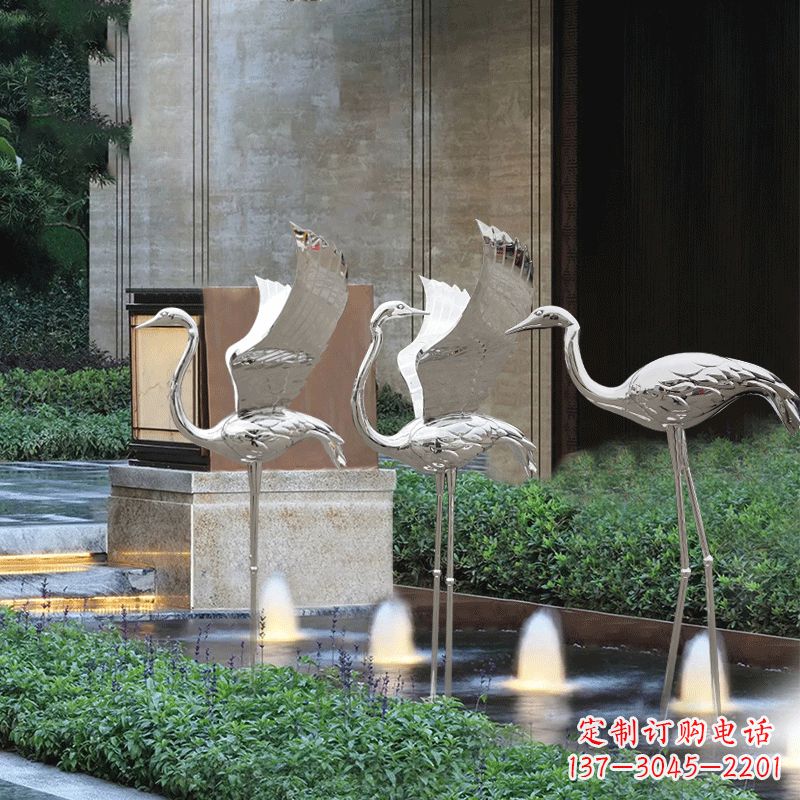 赣州鹤雕塑-公园不锈钢镜面喷泉中的鹤雕塑